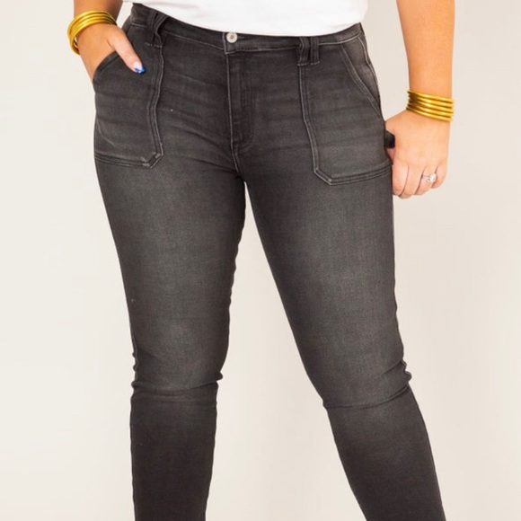 KanCan High Rise - Picture 1 of 9